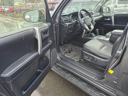 Used 2017 Toyota 4Runner SR5 Premium AWD/4WD image 27