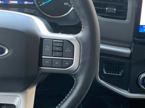 Used 2022 Ford Expedition XLT AWD/4WD image 18