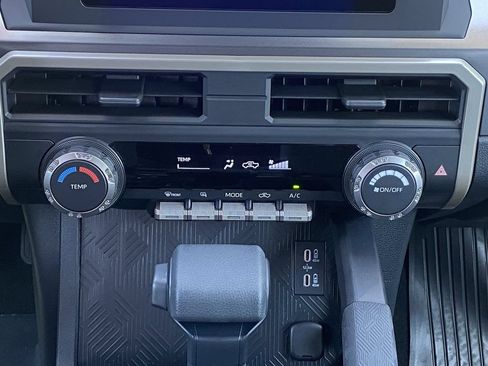 Certified 2026 Toyota Tacoma SR5 AWD/4WD image 32