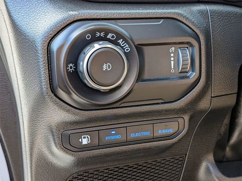 Used 2023 Jeep Wrangler Unlimited Sahara w/ Cold Weather Group image 15