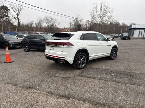 Used 2024 Volkswagen Atlas Cross Sport SEL R-Line image 3