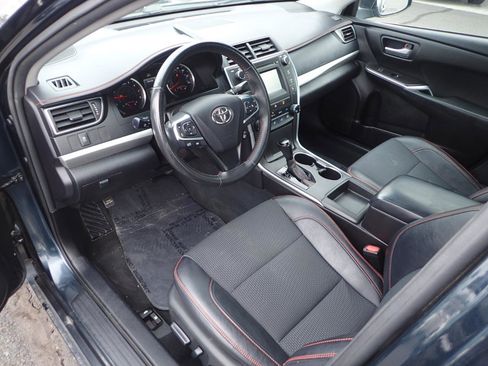 Used 2017 Toyota Camry SE FWD image 9