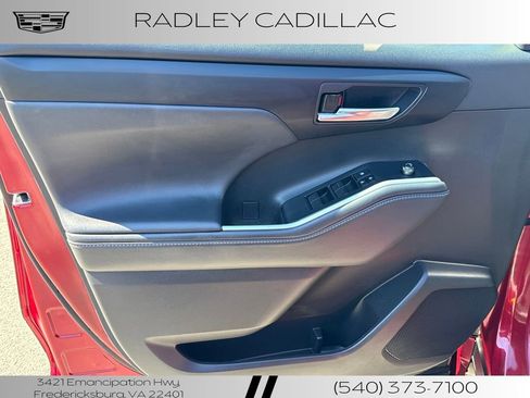 Used 2022 Toyota Highlander XLE image 16
