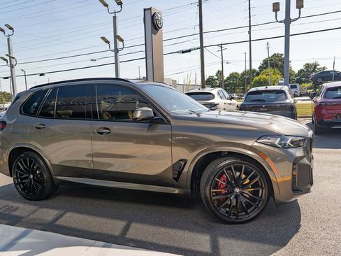 Used 2024 BMW X5 xDrive40i w/ M Sport Package AWD/4WD image 10