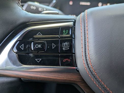 New 2025 Jeep Grand Cherokee Summit image 15