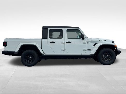 Used 2022 Jeep Gladiator Sport AWD/4WD image 8