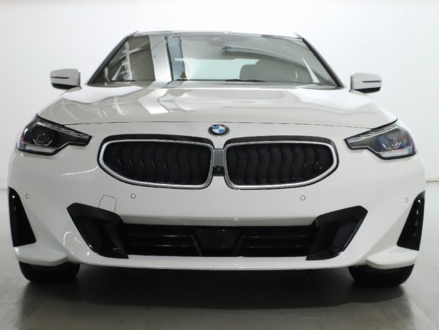 Used 2025 BMW 230i xDrive Coupe w/ Convenience Package AWD/4WD image 6