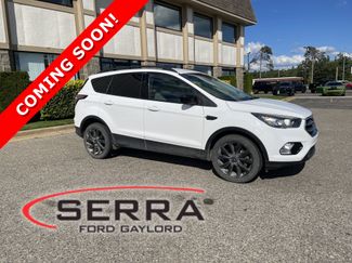 Used 2018 Ford Escape SE w/ SE Sport Appearance Package AWD/4WD video 1