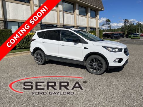 Used 2018 Ford Escape SE w/ SE Sport Appearance Package AWD/4WD image 1