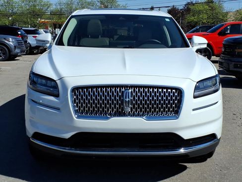 Used 2023 Lincoln Nautilus Reserve AWD/4WD image 2