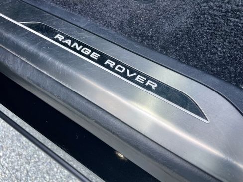 Used 2025 Land Rover Range Rover SE AWD/4WD image 33