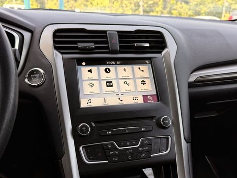 Used 2018 Ford Fusion SE w/ Equipment Group 602A FWD image 35