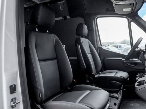 Used 2026 Mercedes-Benz Sprinter 2500 image 21