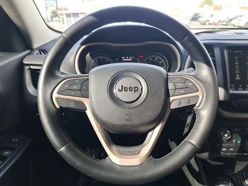 Used 2015 Jeep Cherokee Latitude AWD/4WD image 19