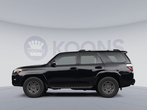 Used 2024 Toyota 4Runner SR5 Premium AWD/4WD image 2