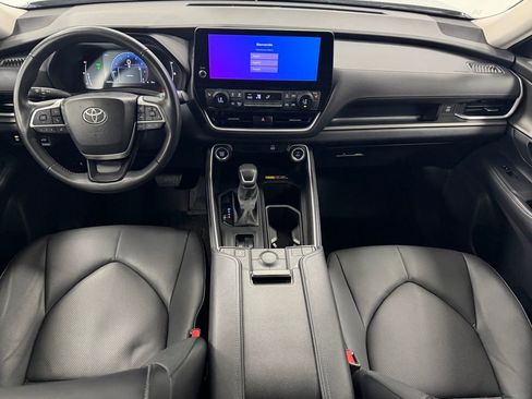 Used 2024 Toyota Grand Highlander XLE image 16