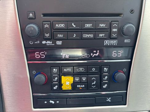 Used 2014 Cadillac Escalade Platinum AWD/4WD image 25