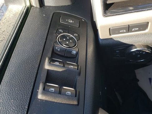 Used 2022 Ford F250 Lariat w/ Lariat Value Package AWD/4WD image 26