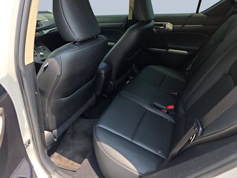 Used 2016 Lexus CT 200h w/ Accessory Package 2 FWD image 19