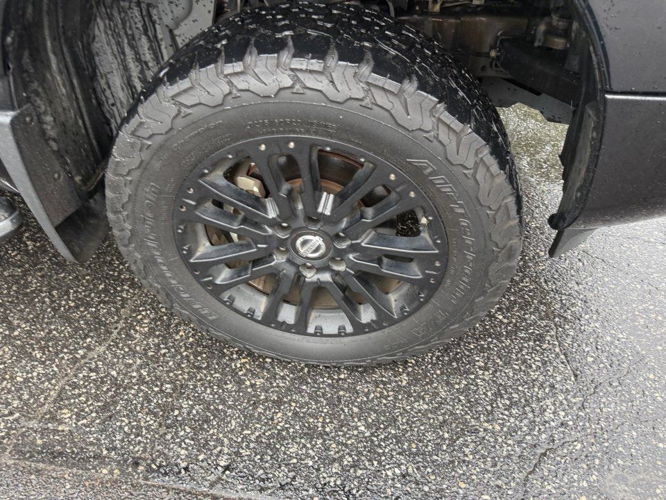 Used 2020 Nissan Titan SL w/ Moonroof Package AWD/4WD image 25
