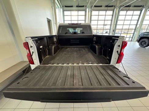 Certified 2025 Chevrolet Silverado 1500 LT AWD/4WD image 37