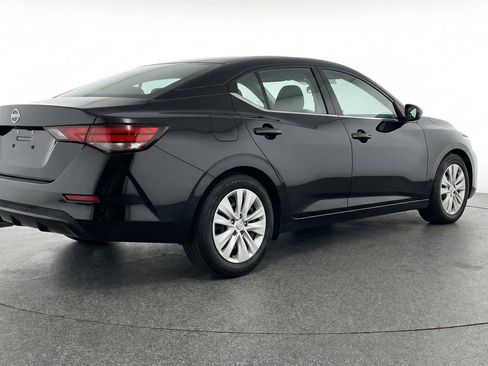 Used 2025 Nissan Sentra S FWD image 9