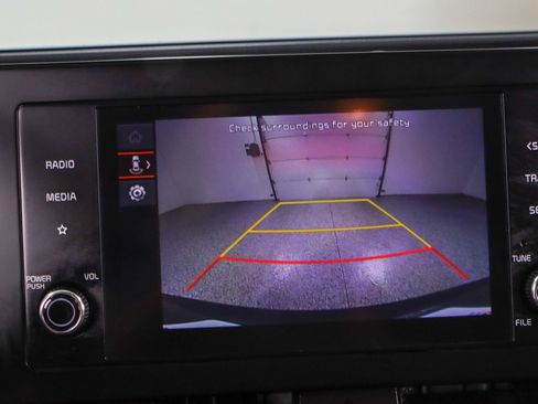 Used 2024 Kia Sportage LX image 18