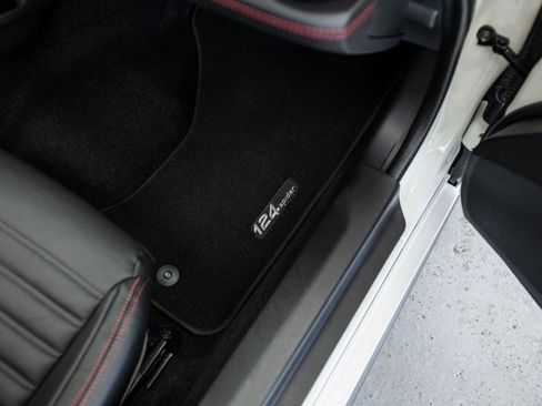 Used 2020 FIAT 124 Spider Abarth w/ Convenience Group image 30