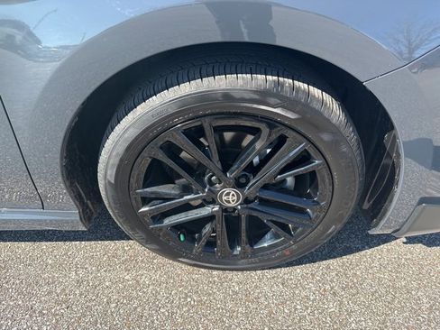 Used 2025 Toyota Camry SE image 13