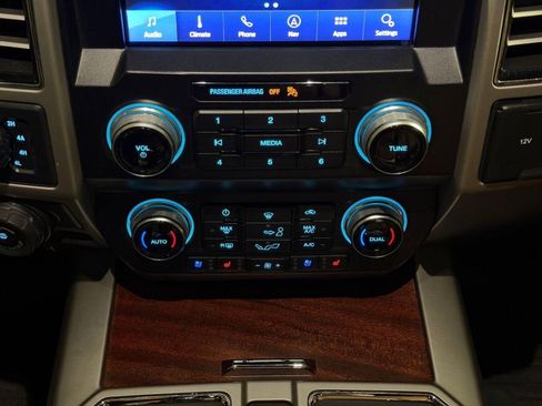 Used 2019 Ford F150 King Ranch w/ Equipment Group 601A Luxury AWD/4WD image 16