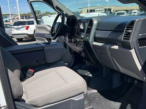 Used 2022 Ford F550 2WD Crew Cab Super Duty image 15
