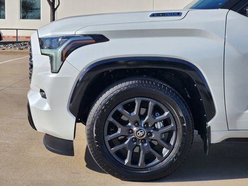 Used 2025 Toyota Sequoia Platinum image 5