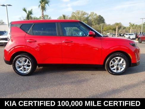 Certified 2025 Kia Soul LX FWD image 3