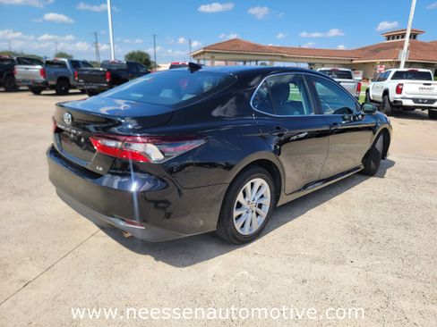 Used 2023 Toyota Camry LE image 7
