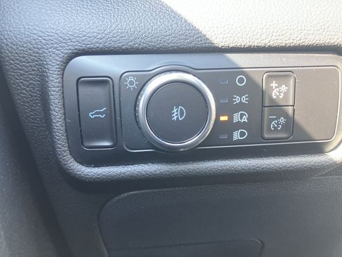 Used 2023 Ford Explorer XLT w/ Equipment Group 202A image 21