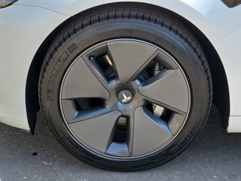 Used 2023 Tesla Model 3 Standard Range image 12