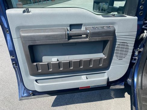 Used 2012 Ford F550 176  W.B. 4D w/ Payload Upgrade Pkg image 8