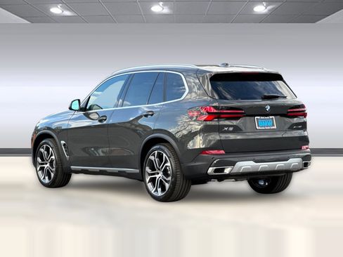 Used 2026 BMW X5 xDrive40i AWD/4WD image 3