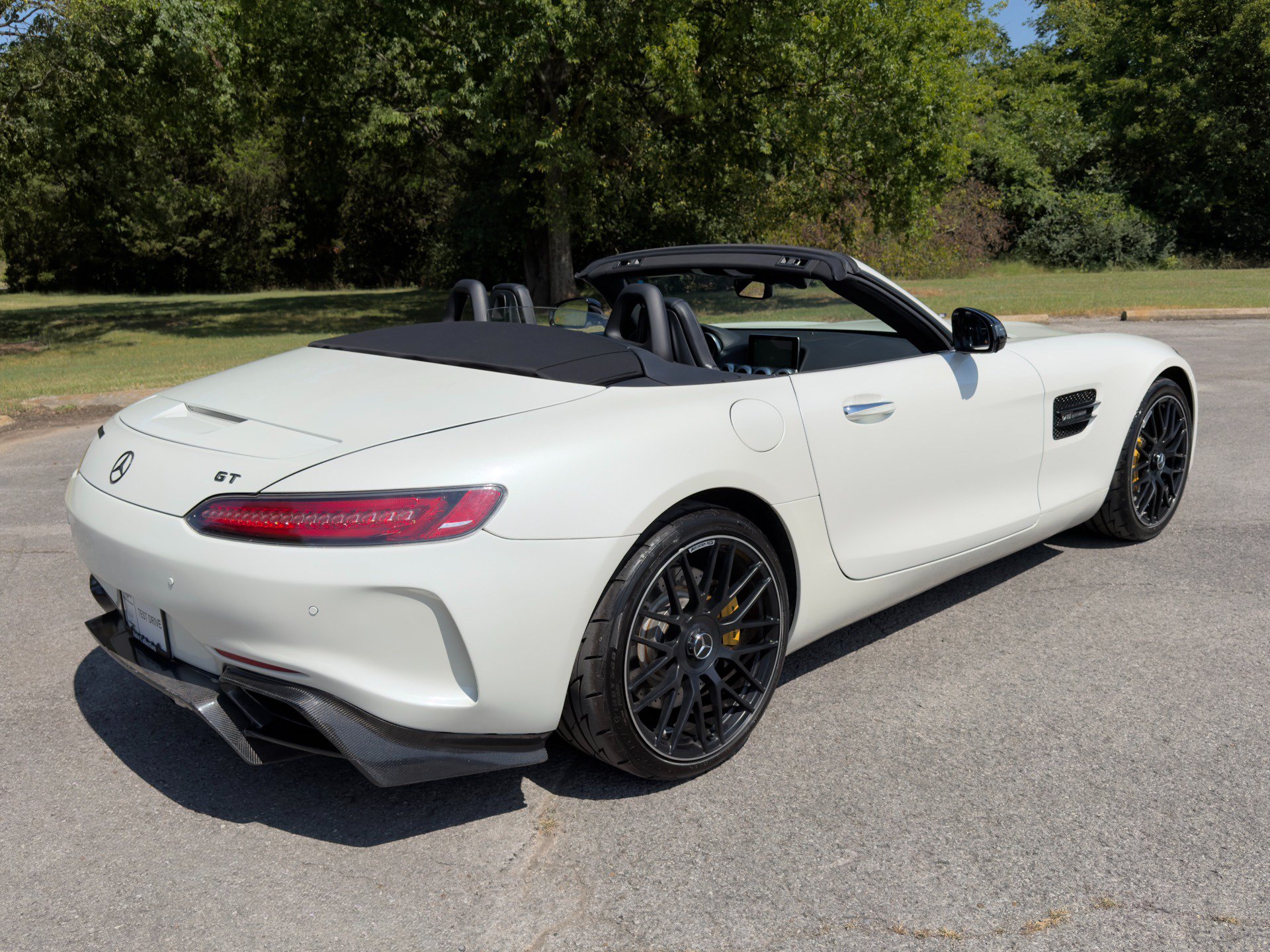 Used 2019 Mercedes-Benz AMG GT Roadster image 3