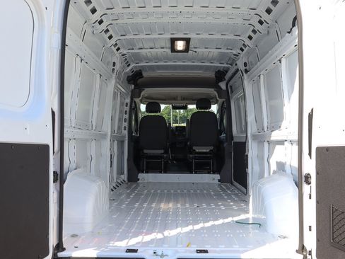 New 2026 RAM ProMaster 3500 w/ Convenience Group FWD image 12