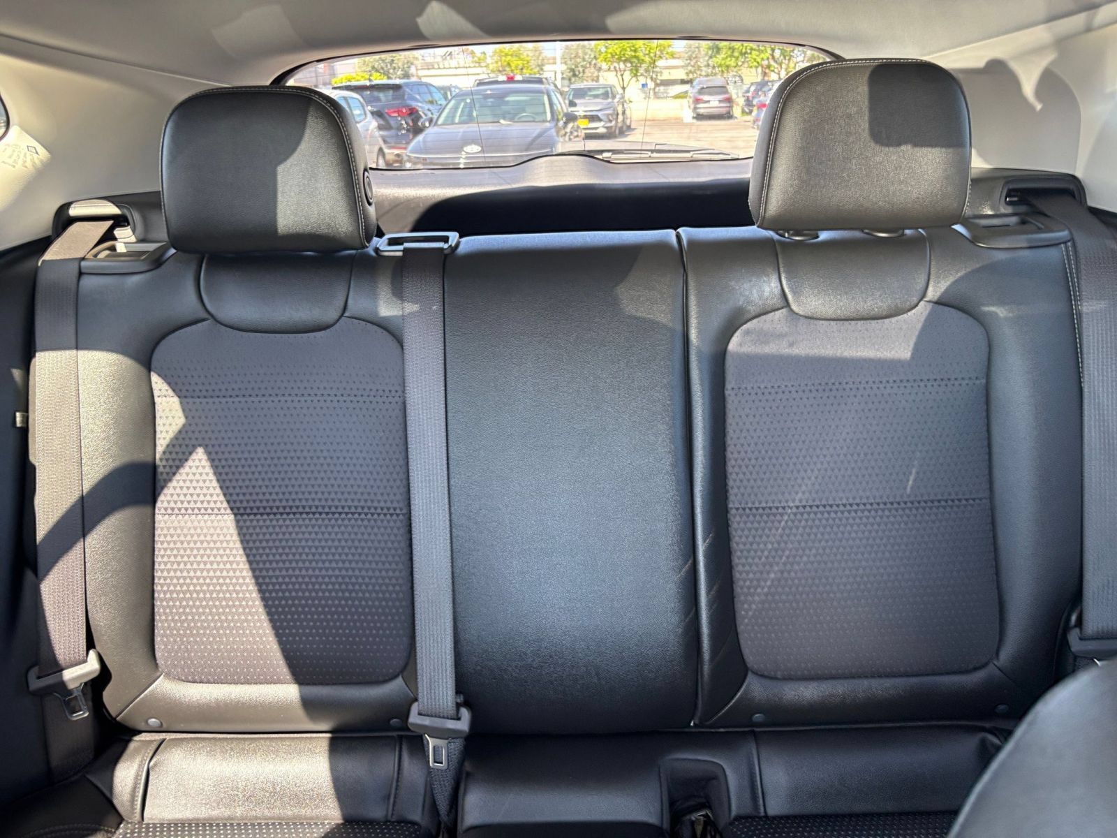 Used 2025 Chevrolet Trax LT w/ LT Convenience Package FWD image 38
