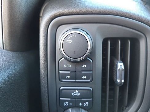 Used 2022 Chevrolet Silverado 1500 Custom Trail Boss w/ LPO, Dark Essentials Package AWD/4WD image 8