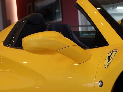 Certified 2022 Ferrari F8 Tributo image 12