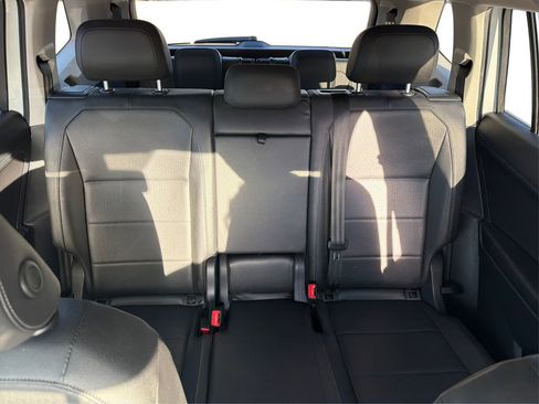 Used 2020 Volkswagen Tiguan SE image 15