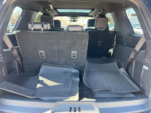 Used 2023 Ford Expedition Limited image 23