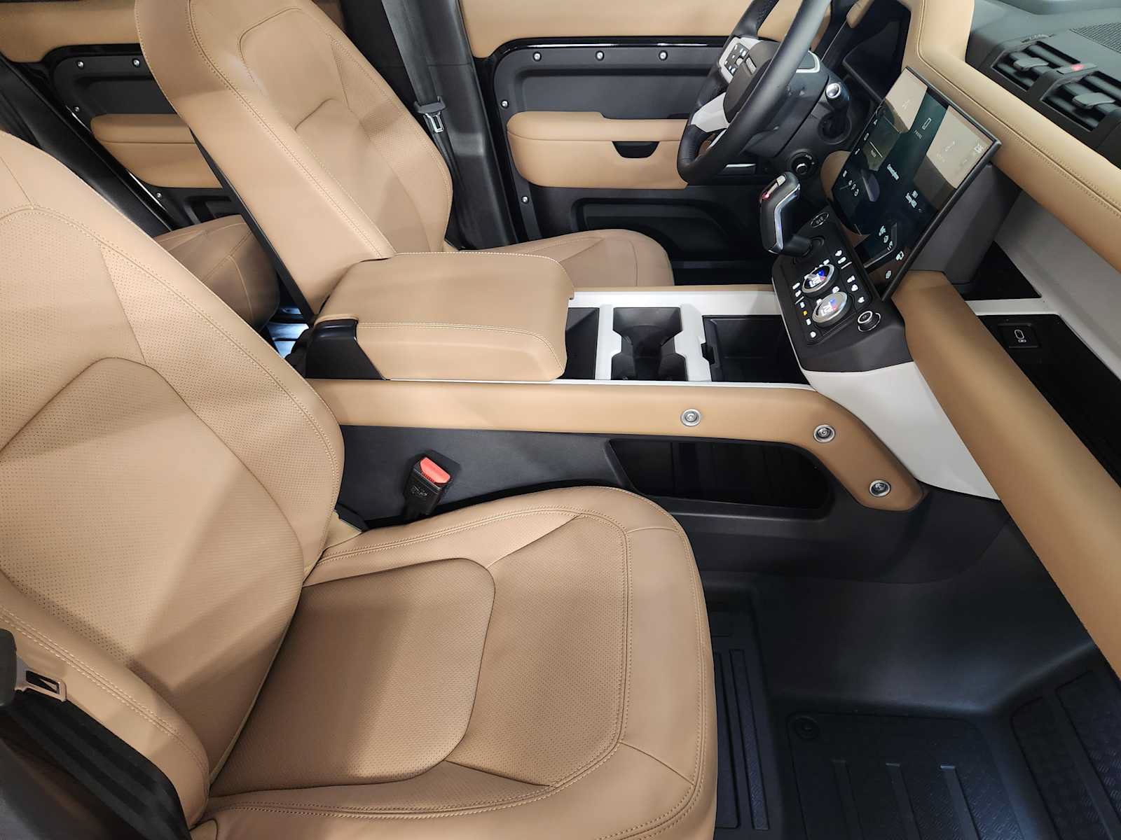 New 2026 Land Rover Defender 110 X-Dynamic SE AWD/4WD image 3