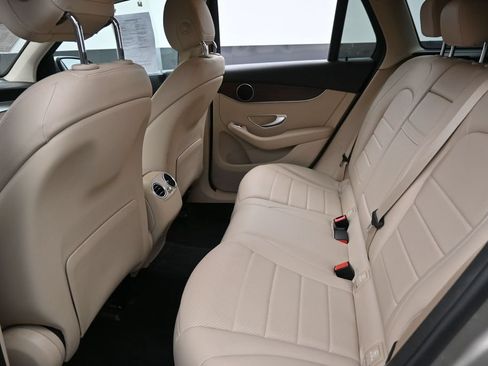 Used 2022 Mercedes-Benz GLC 300 w/ Premium Package Lite image 31