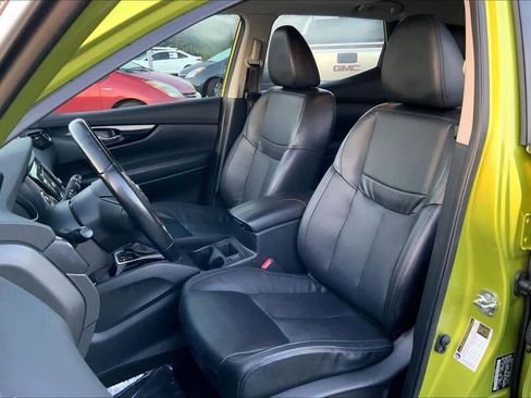 Used 2021 Nissan Rogue Sport SL w/ Premium Package image 8