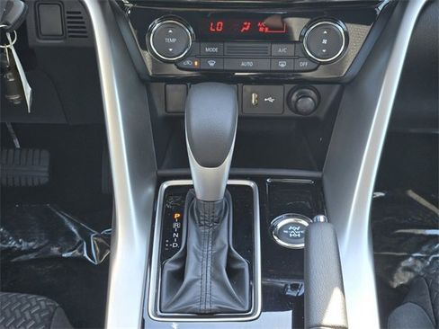 New 2025 Mitsubishi Eclipse Cross ES image 9