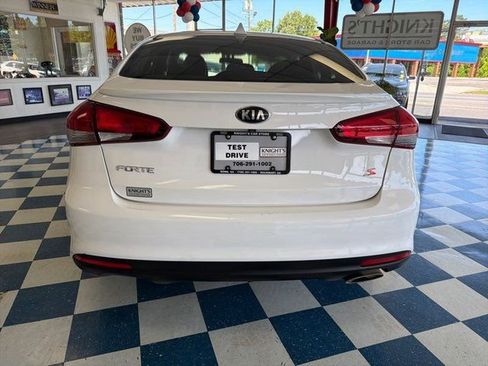 Used 2018 Kia Forte S FWD image 6